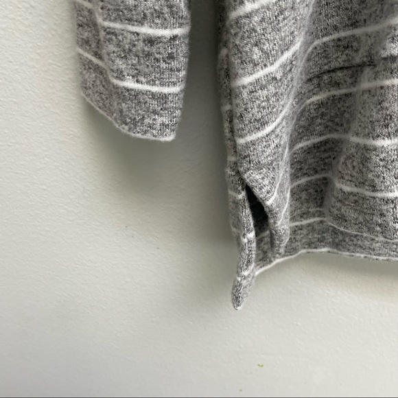 Buckle BKE tunic sweater cowl neck striped lightweight women’s medium NEW - Picture 3 of 6